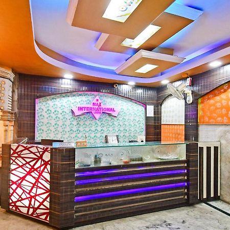 Oyo 85829 Max International Hotel Calcutta Exterior foto