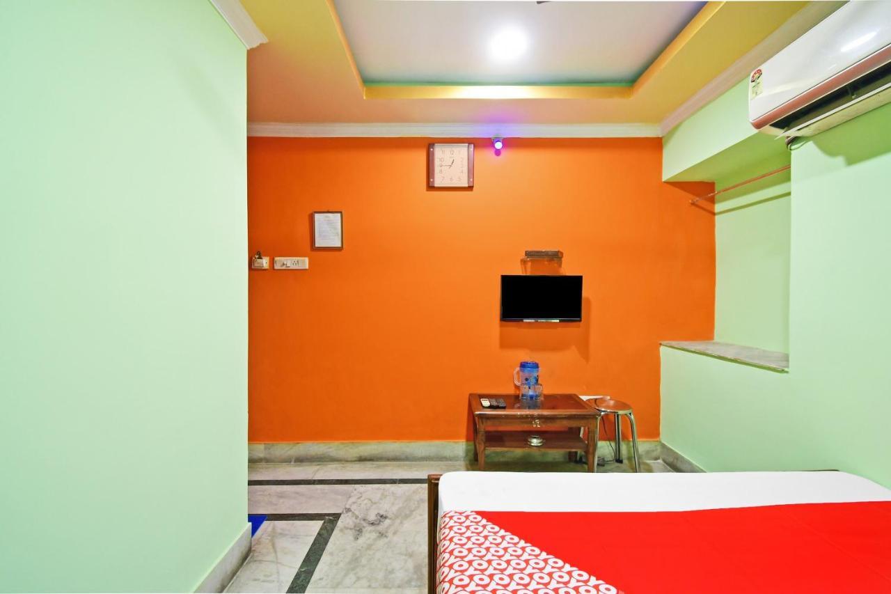 Oyo 85829 Max International Hotel Calcutta Exterior foto